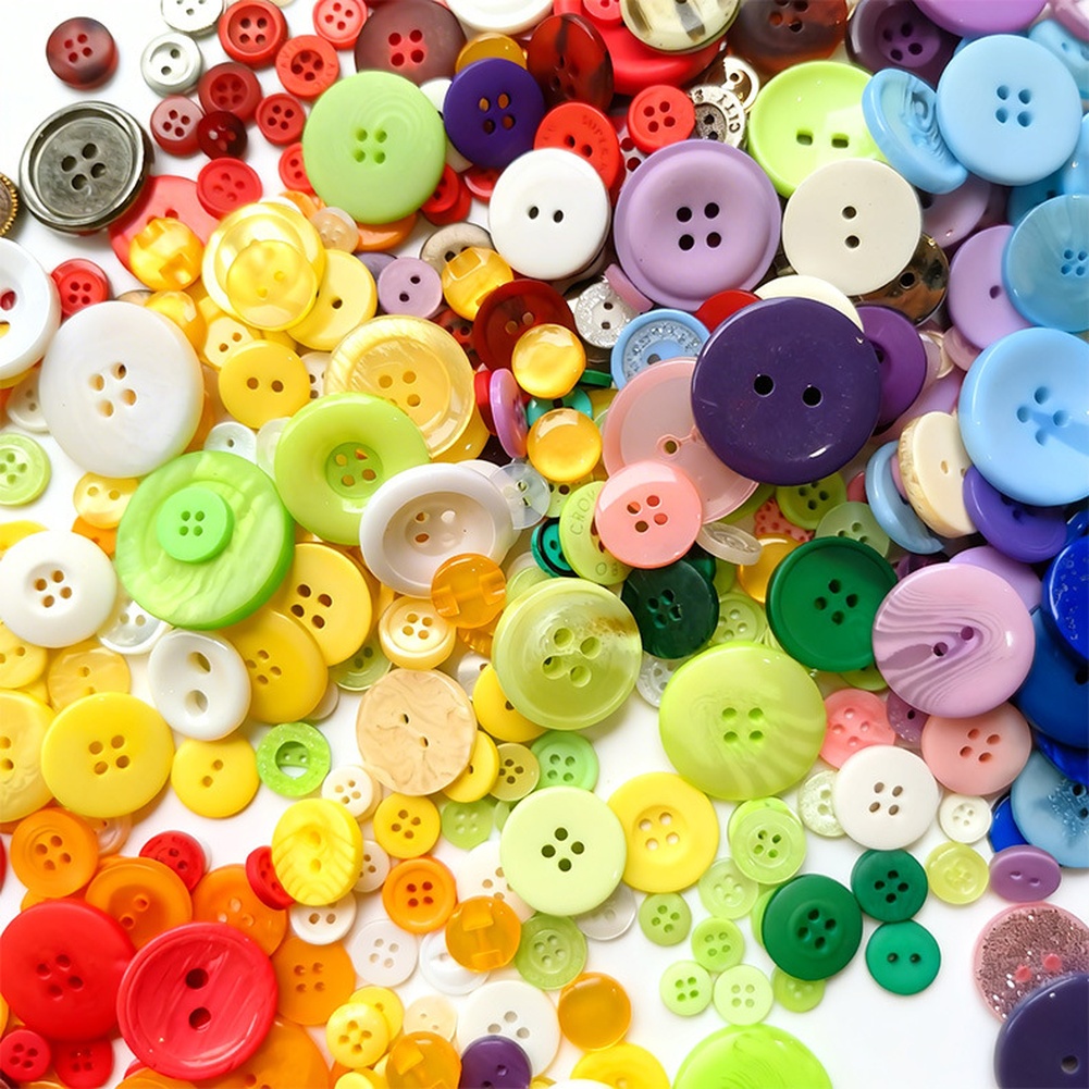 Resin Art Using Flowers - Round Resin Craft Buttons for DIY