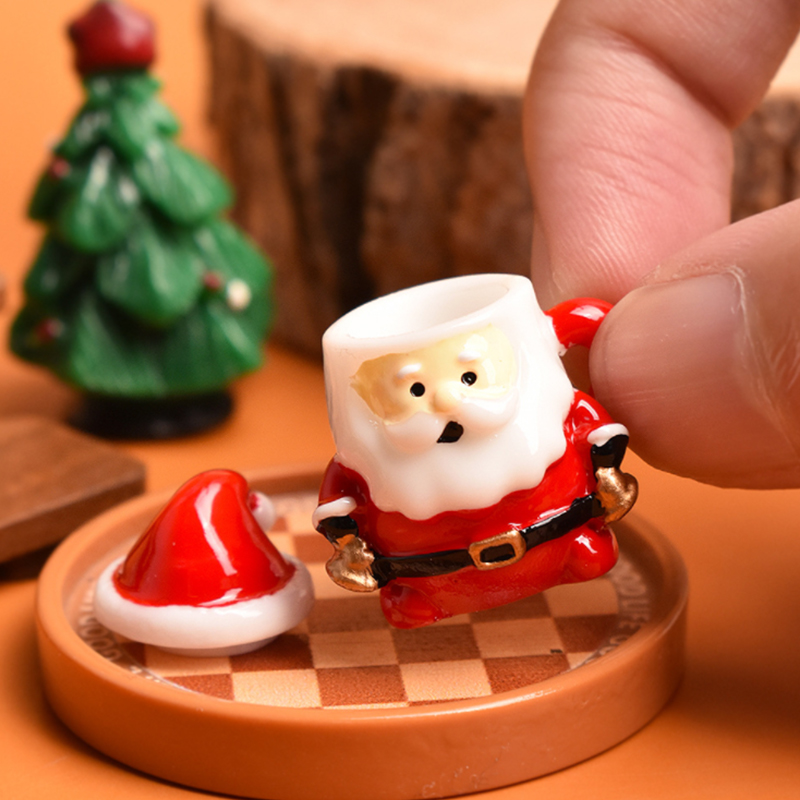 Resin Art Handmade - Mini Santa Teacup Ornament - Resin