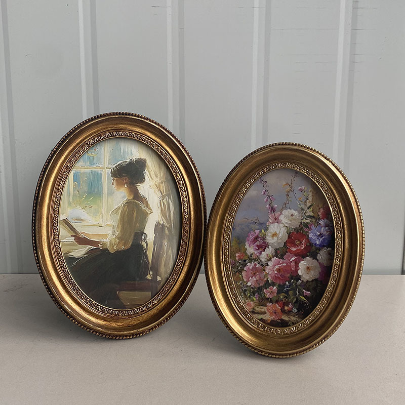 Vintage European Relief Golden - огляд і ціна Resin Art Gallery