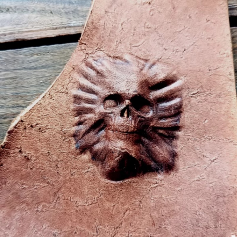 3D Mini Skull Head Leather Sta - огляд і ціна Resin Art Logo